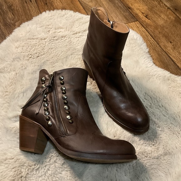 Anthropologie Shoes - Chio Studded Block Heel Bootie Size 40 Brown Kissre Side Zip Made Spain Boots